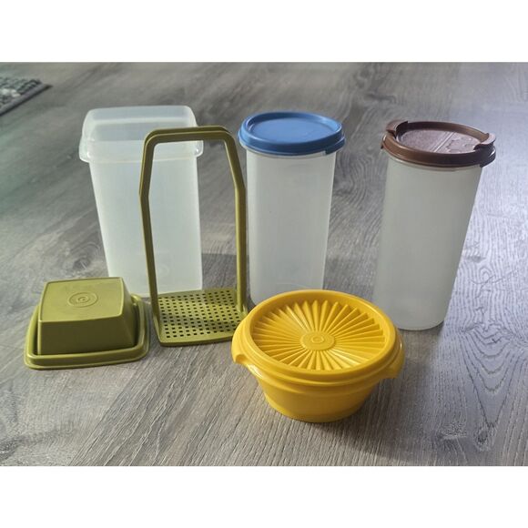 Tupperware Vintage lot - Pickle Keeper, Modular Cylinders, Yellow Lidded Bowl - Picture 1 of 16